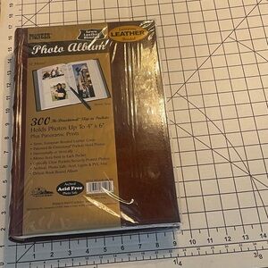 NWT Pioneer photo album- 300 4 x 6 plus panoramic prints European leather bonded